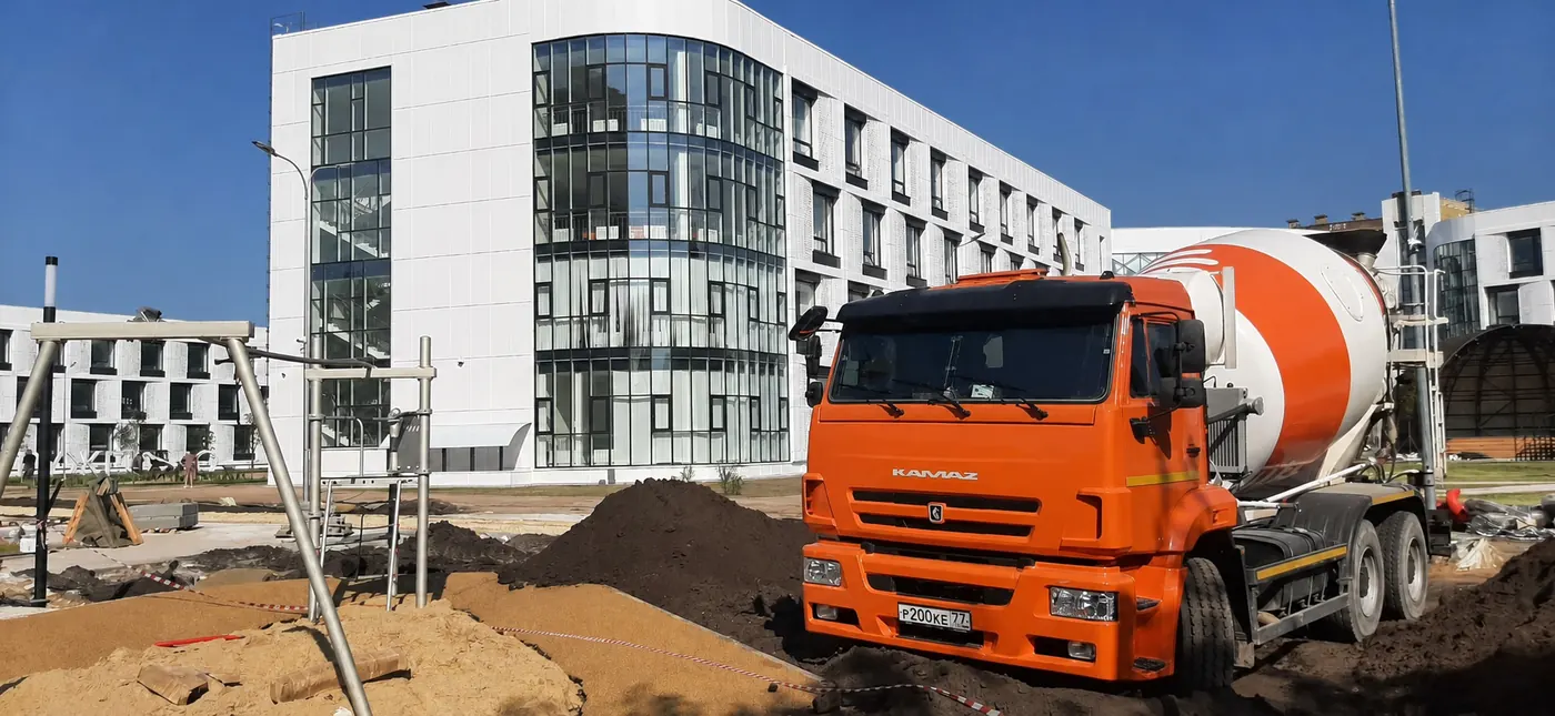Автобетоносмеситель БетонСтройРесурс на объекте